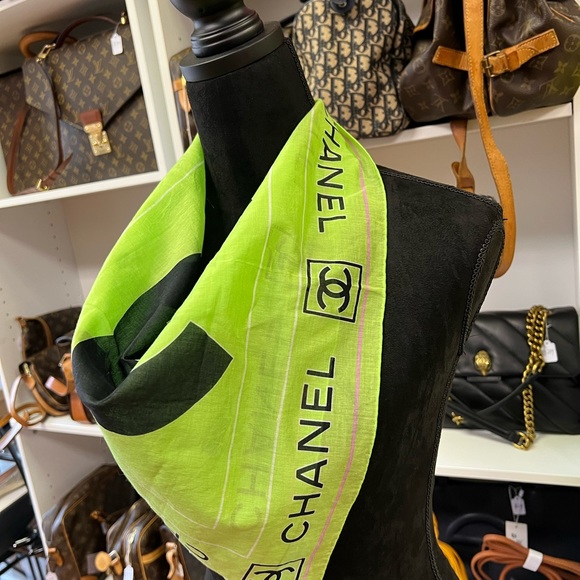 CHANEL SCARF - Picture 10 of 12